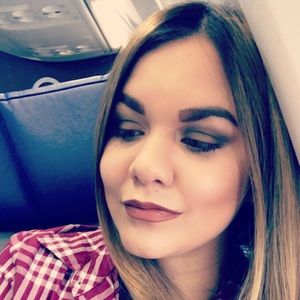 Meet your Posher, Liz